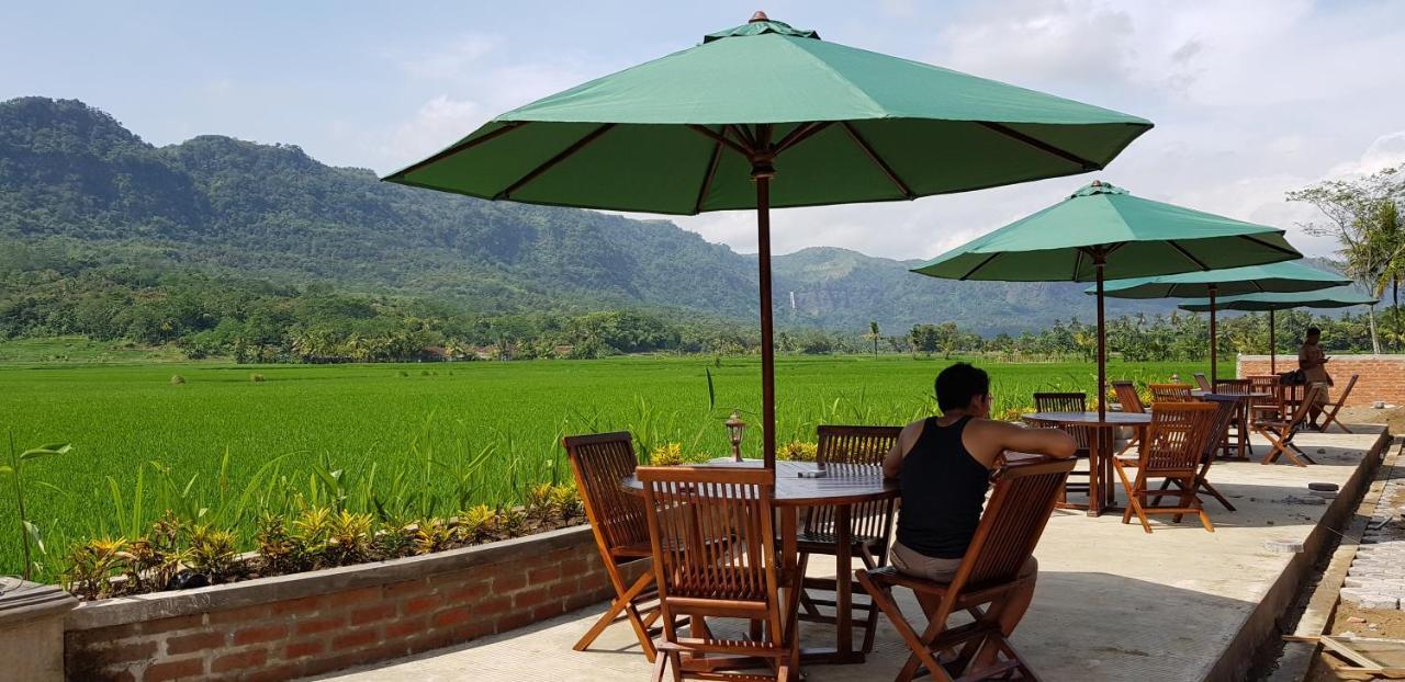 Vila Tenjo Gunung Cilowa Экстерьер фото